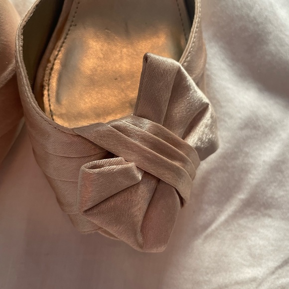 Elegant Gold Bow Nina Heels - Picture 2 of 10